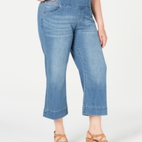 NWT Style & Co. Plus Denim Cropped Flare Jeans - Picture 4 of 4